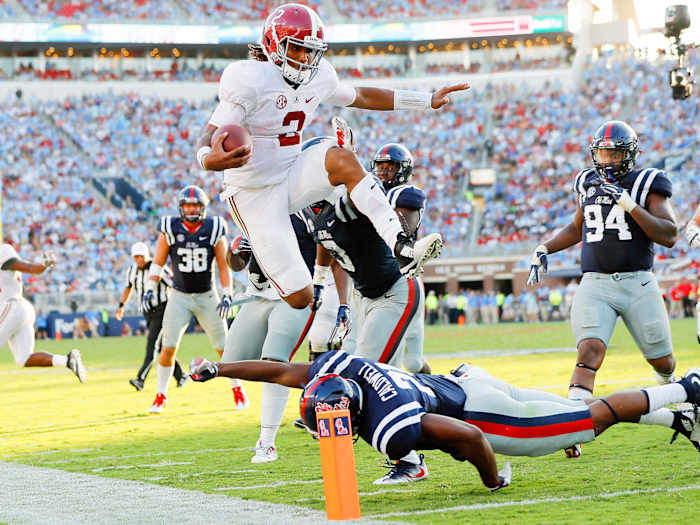 jalen-hurts-alabama-crimson-tide-college-football-undefeated-teams-predictions.jpg